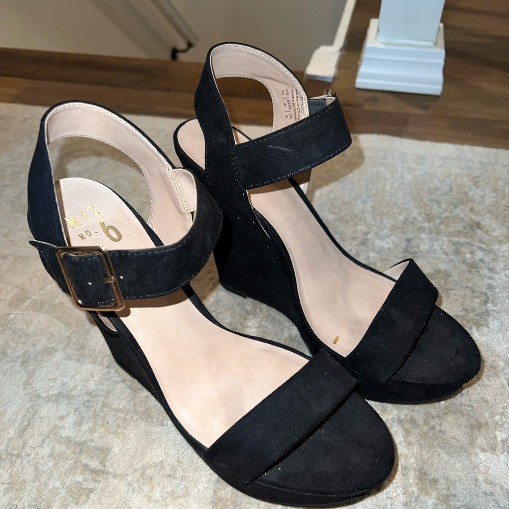 Heels - Picture 2 of 5